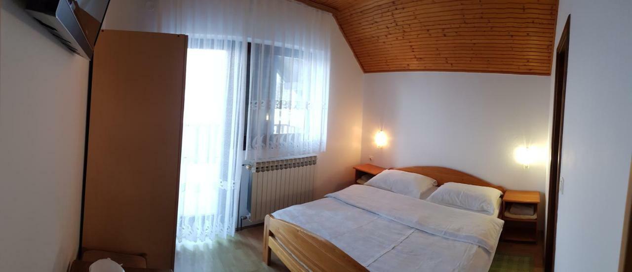 Отель House Anamarija Селиште-Дрежничко Экстерьер фото